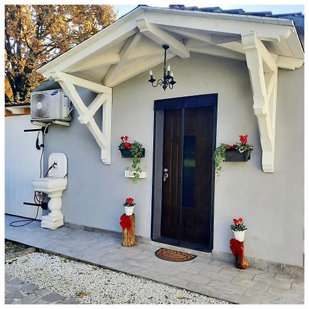 La Casina Bed and Breakfast Trecasali Exteriör bild
