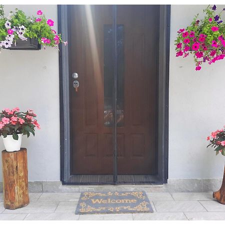 La Casina Bed and Breakfast Trecasali Exteriör bild