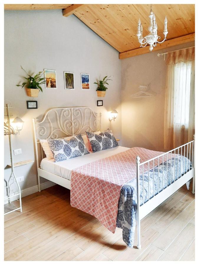 La Casina Bed and Breakfast Trecasali Exteriör bild