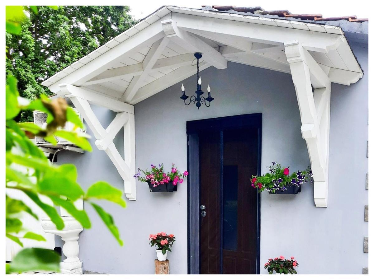 La Casina Bed and Breakfast Trecasali Exteriör bild